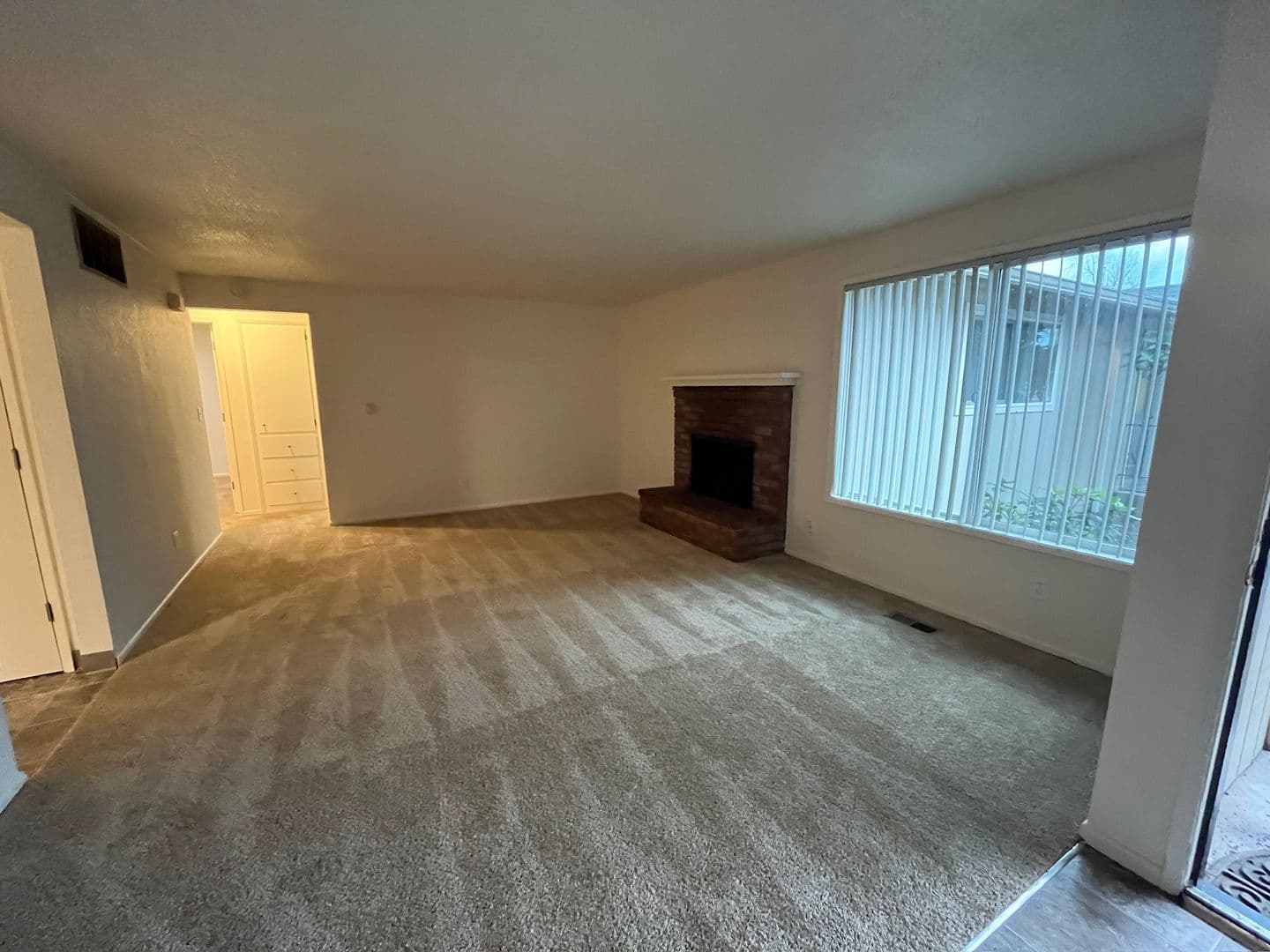Woodburn Apartment: 1341 W Hayes St