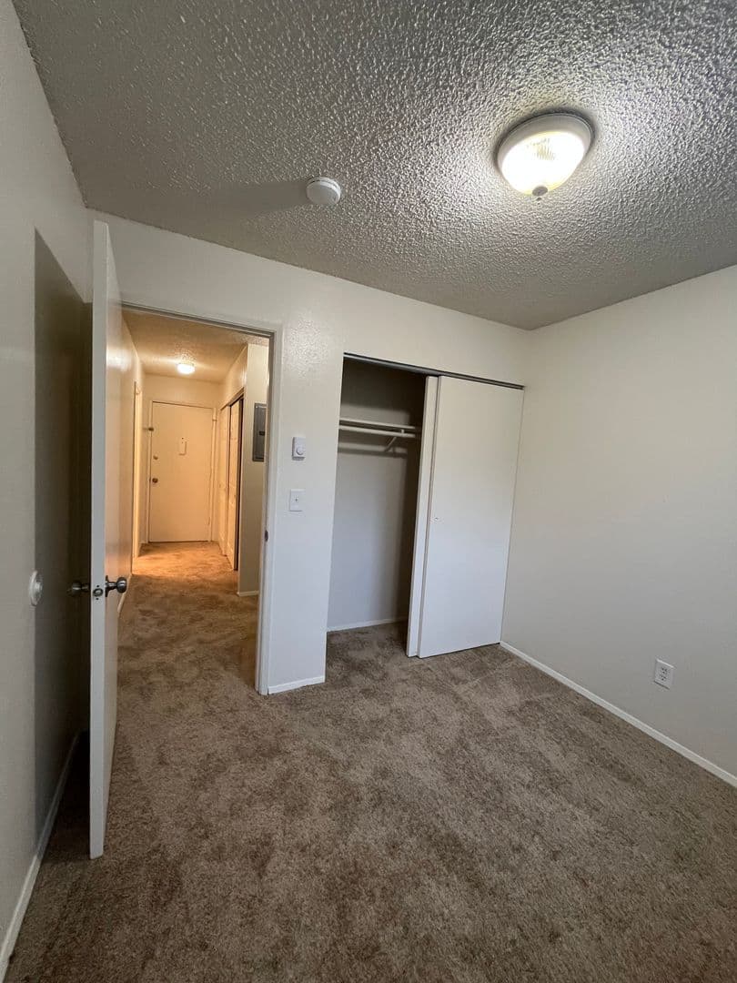Salem Apartment: 3875 Liberty Rd S