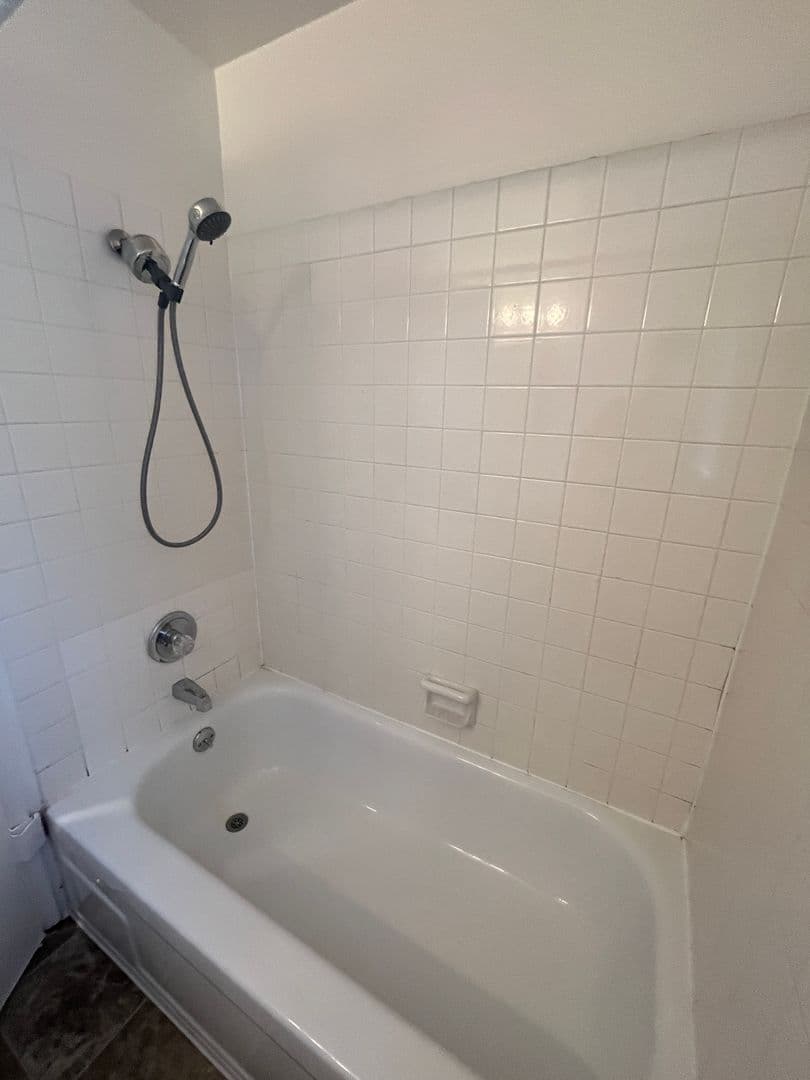 Gresham Apartment: 19201 - 19213 SE Yamhill St