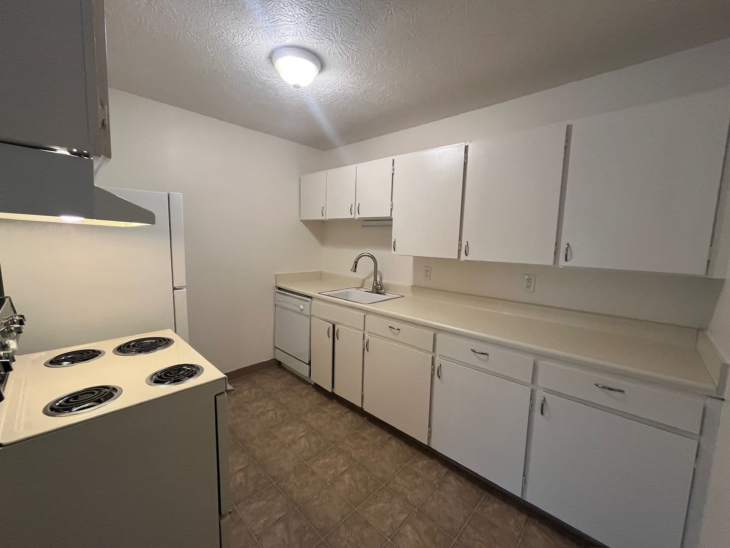 Salem Apartment: 3875 Liberty Rd S