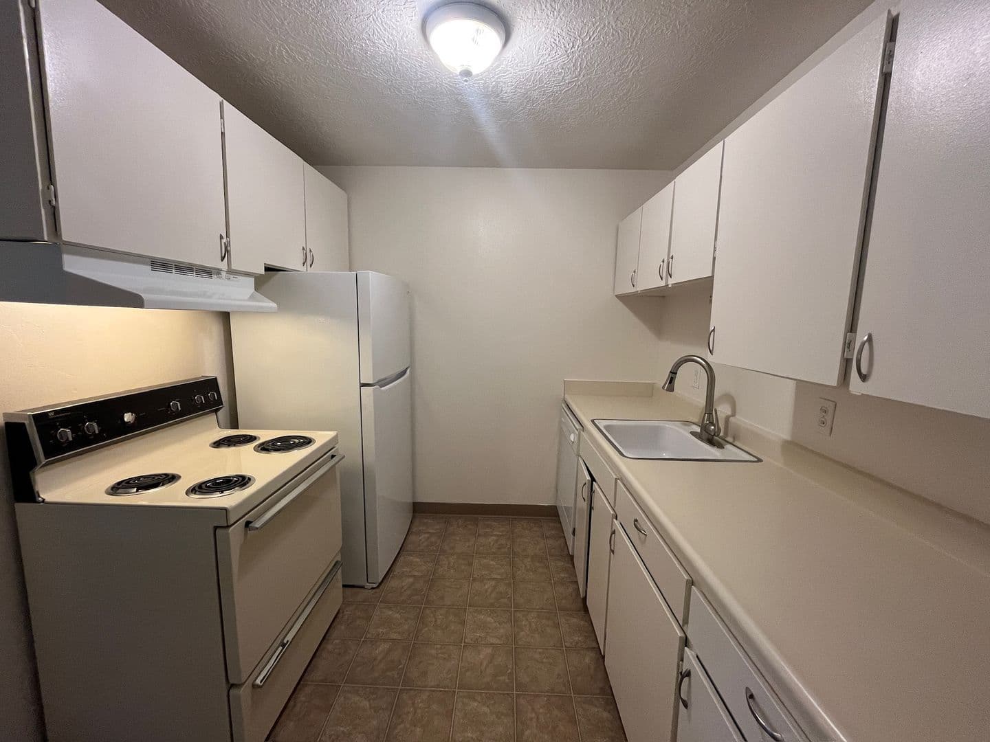 Salem Apartment: 3875 Liberty Rd S