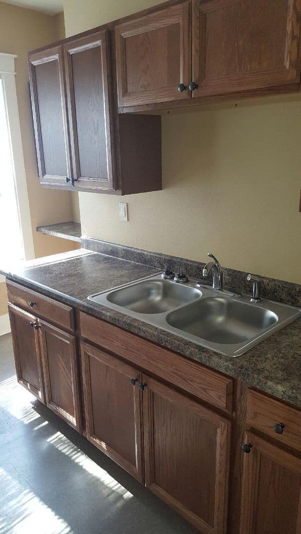 Cedar Rapids Apartment: 1407 3rd Ave SE