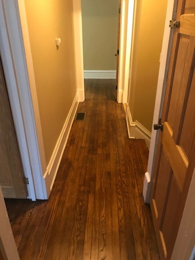 Cedar Rapids House: 1403 5th Ave SE