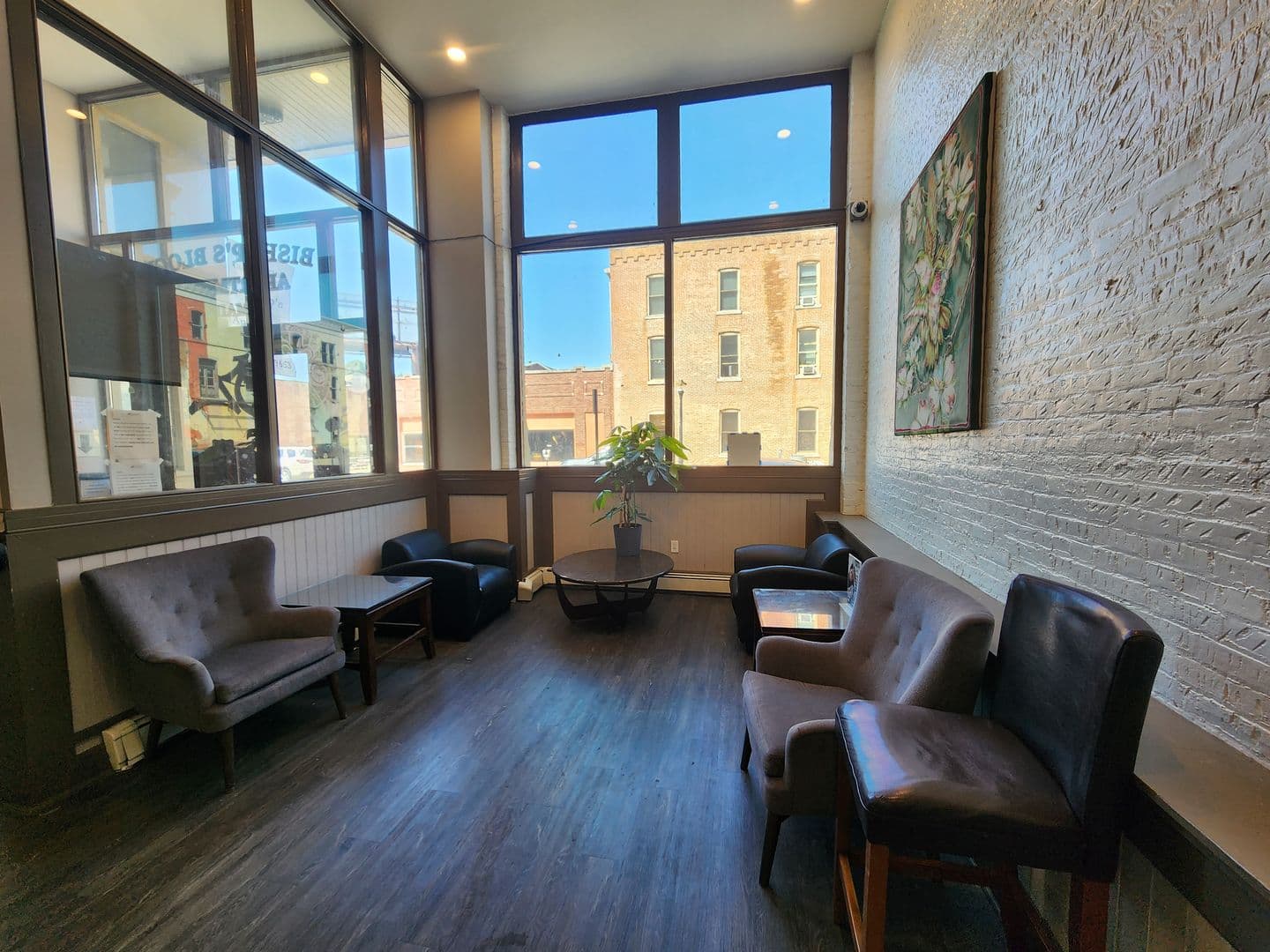Dubuque Apartment: 90 Main Street