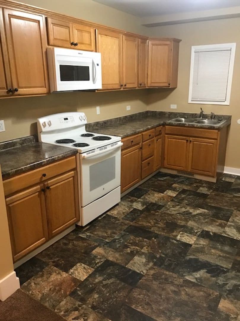 Cedar Rapids House: 1403 5th Ave SE
