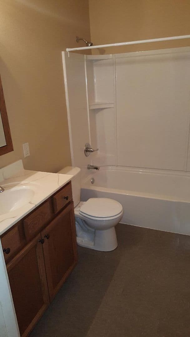 Cedar Rapids Apartment: 1407 3rd Ave SE