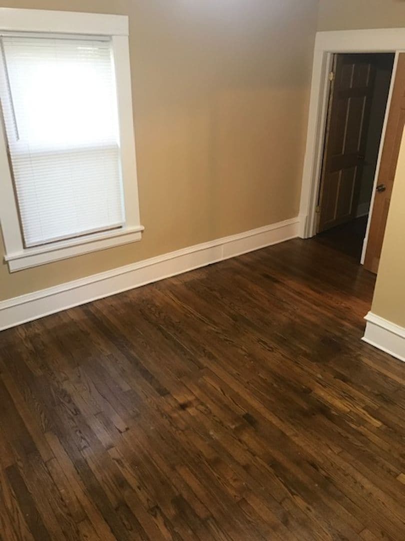 Cedar Rapids House: 1403 5th Ave SE