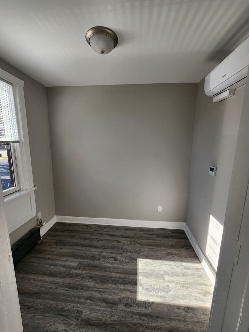 Dubuque Apartment: 1449 Locust Street Apt. 4
