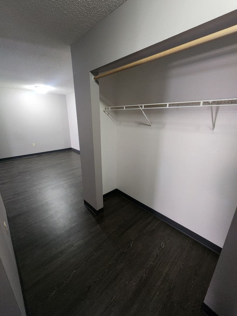 Dubuque Apartment: 90 Main Street