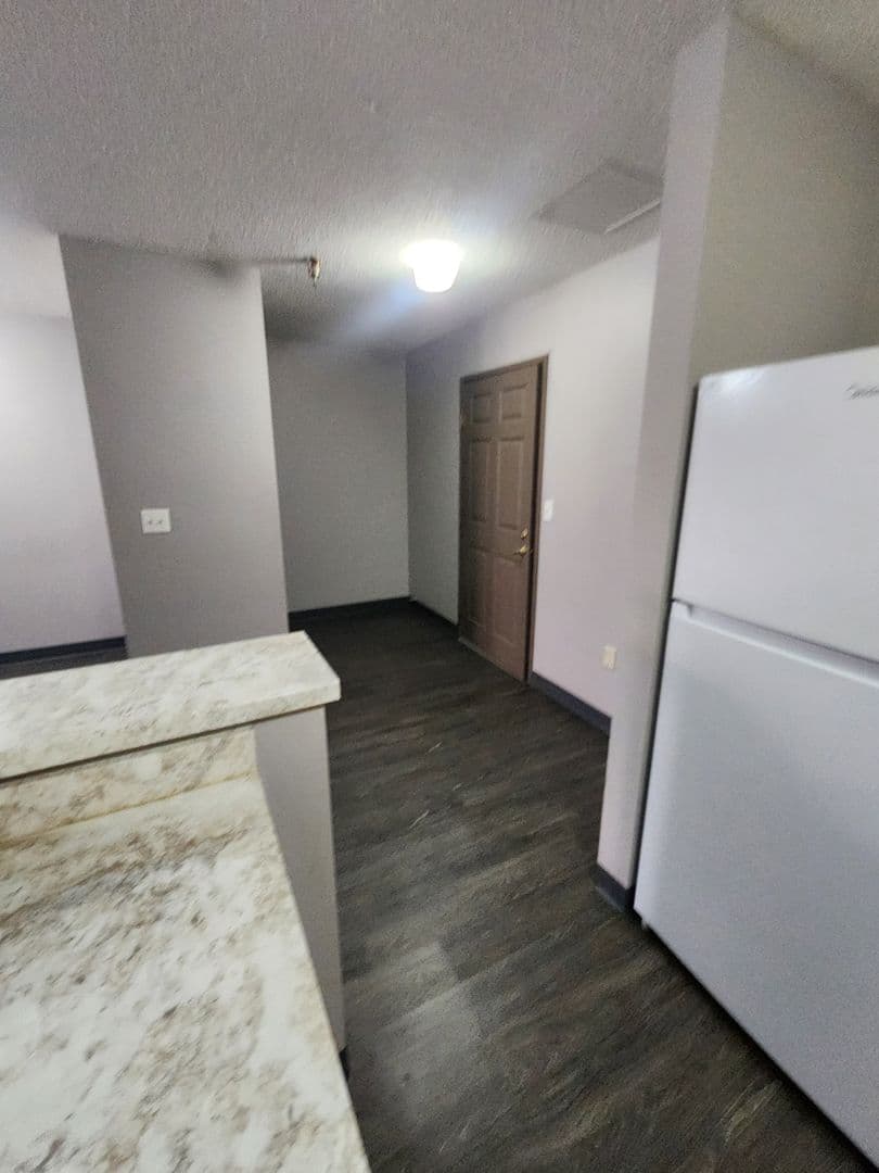 Dubuque Apartment: 90 Main Street