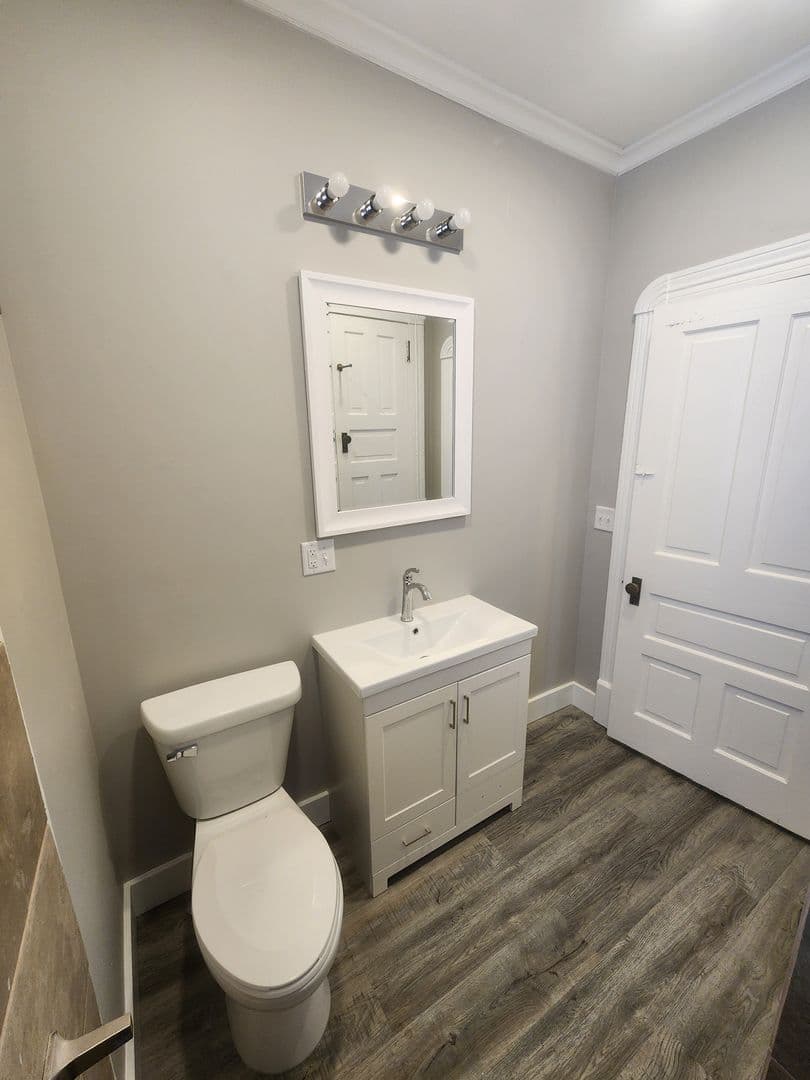 Dubuque Apartment: 1449 Locust Street Apt. 4