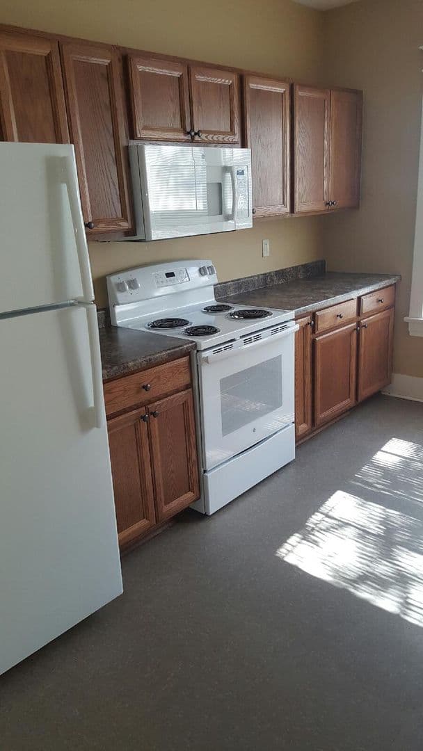 Cedar Rapids Apartment: 1407 3rd Ave SE