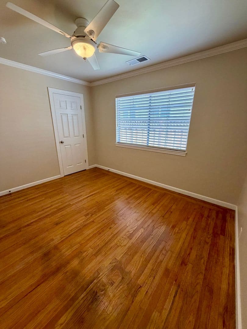 San Jose House: 886 N. Redwood Avenue