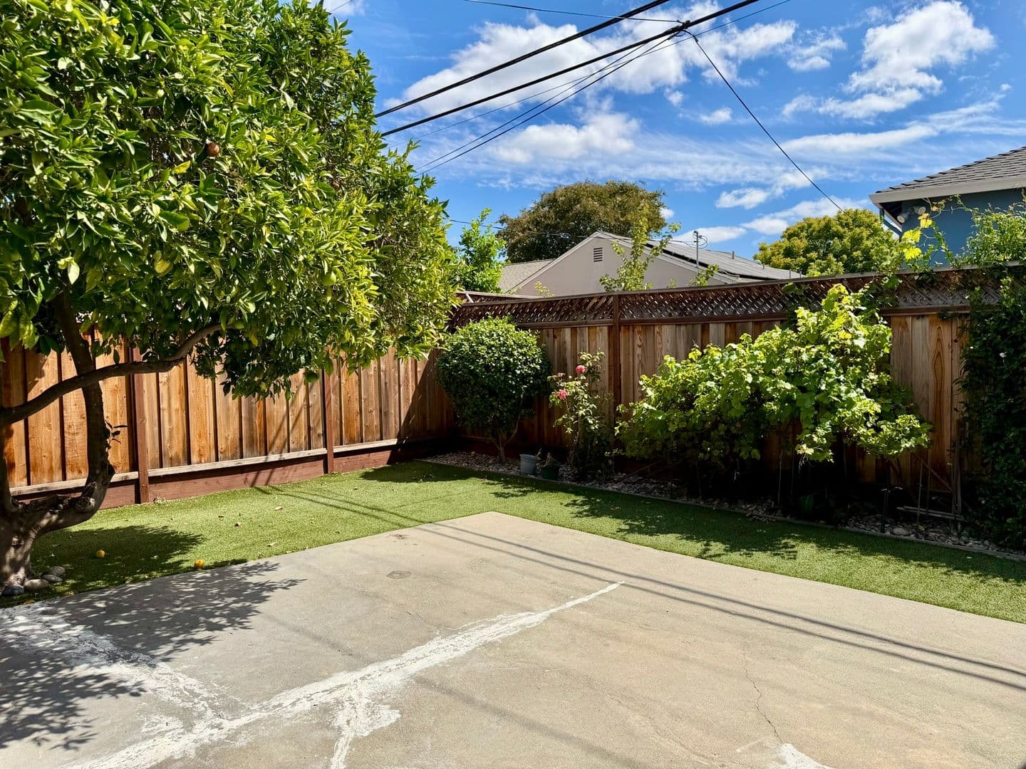 San Jose House: 886 N. Redwood Avenue