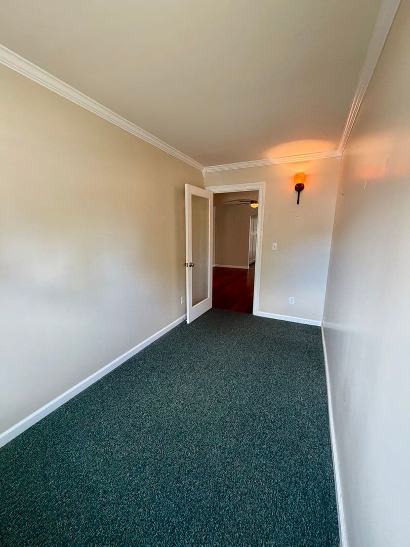 San Jose House: 886 N. Redwood Avenue