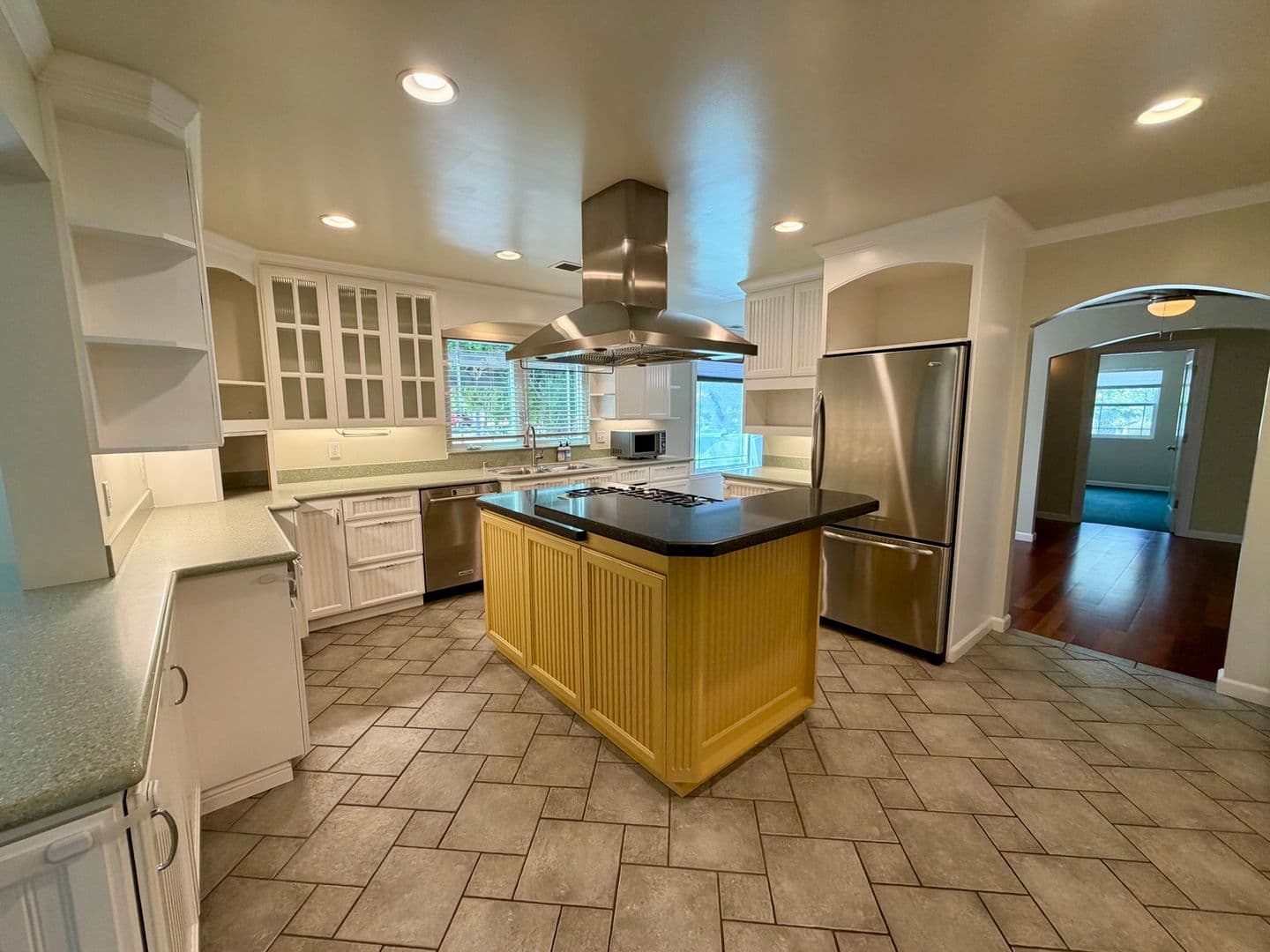 San Jose House: 886 N. Redwood Avenue