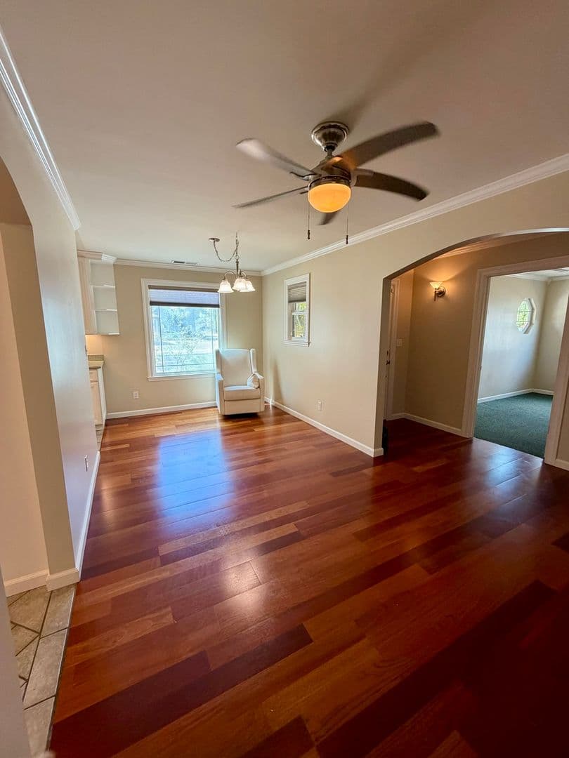 San Jose House: 886 N. Redwood Avenue