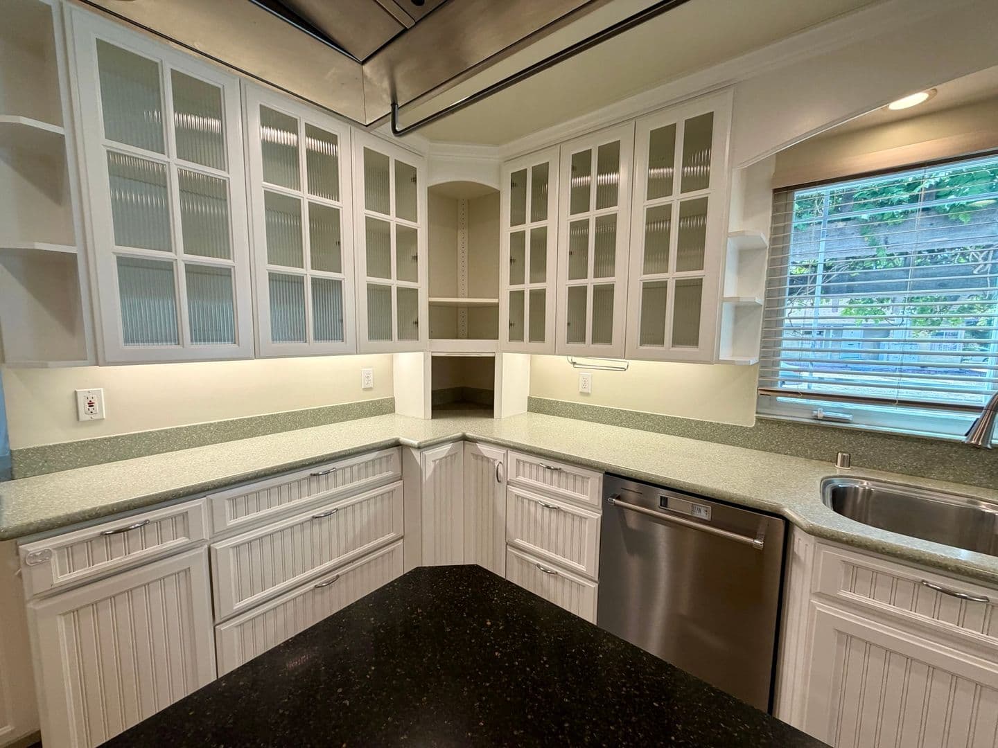 San Jose House: 886 N. Redwood Avenue