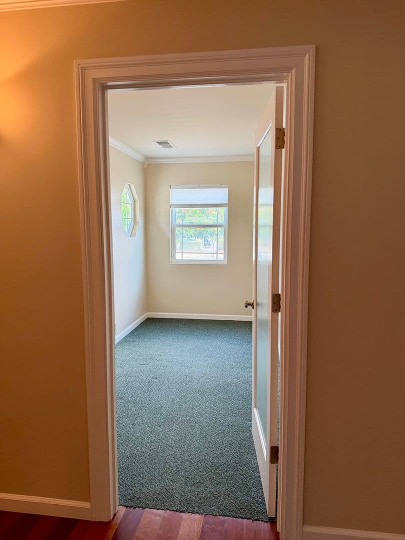 San Jose House: 886 N. Redwood Avenue