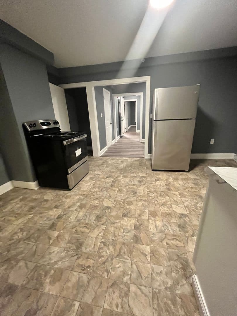 Lowell Apartment: 464 Central Street