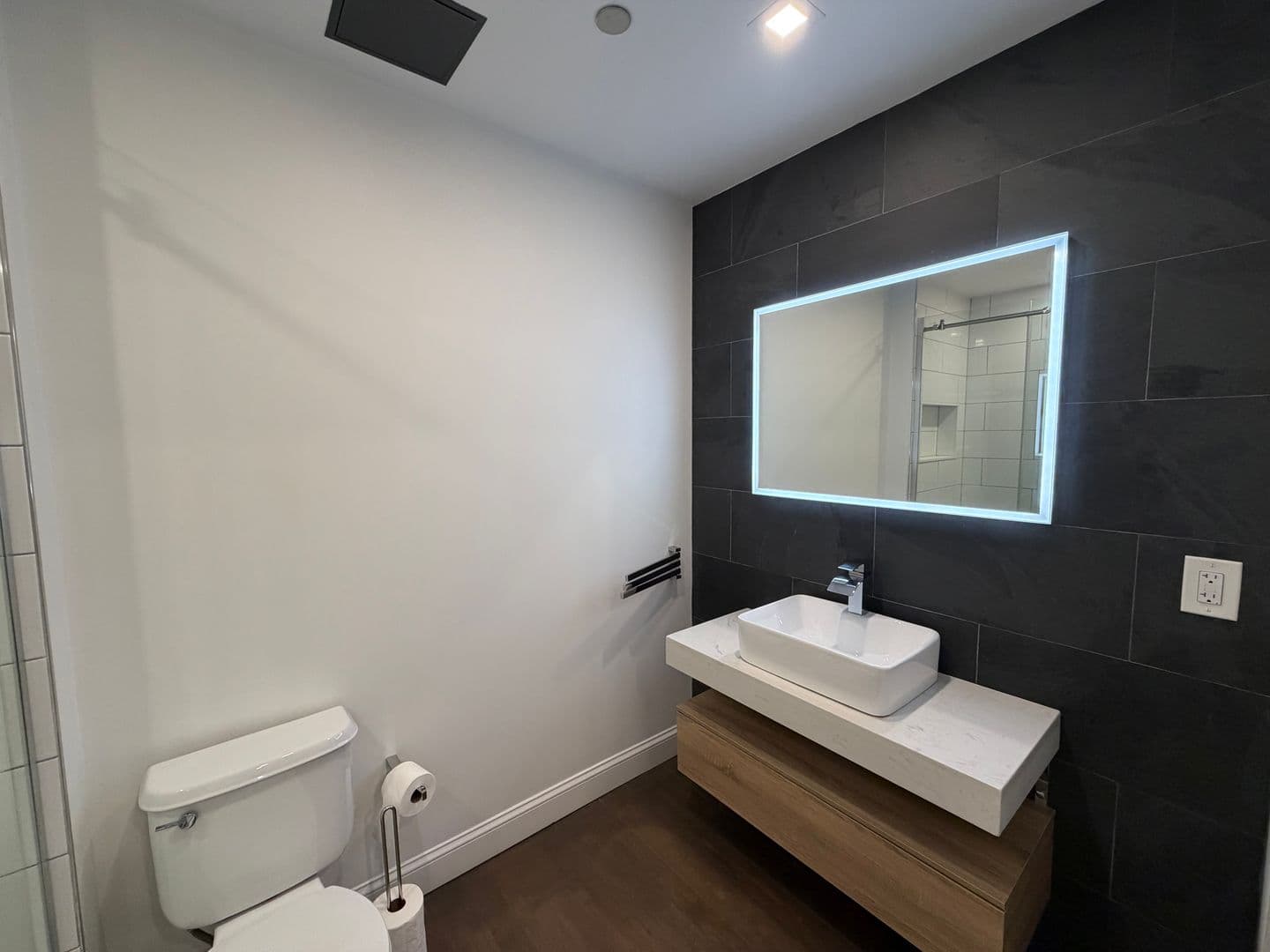 Boston Condo: 21 Wormwood St Unit 621
