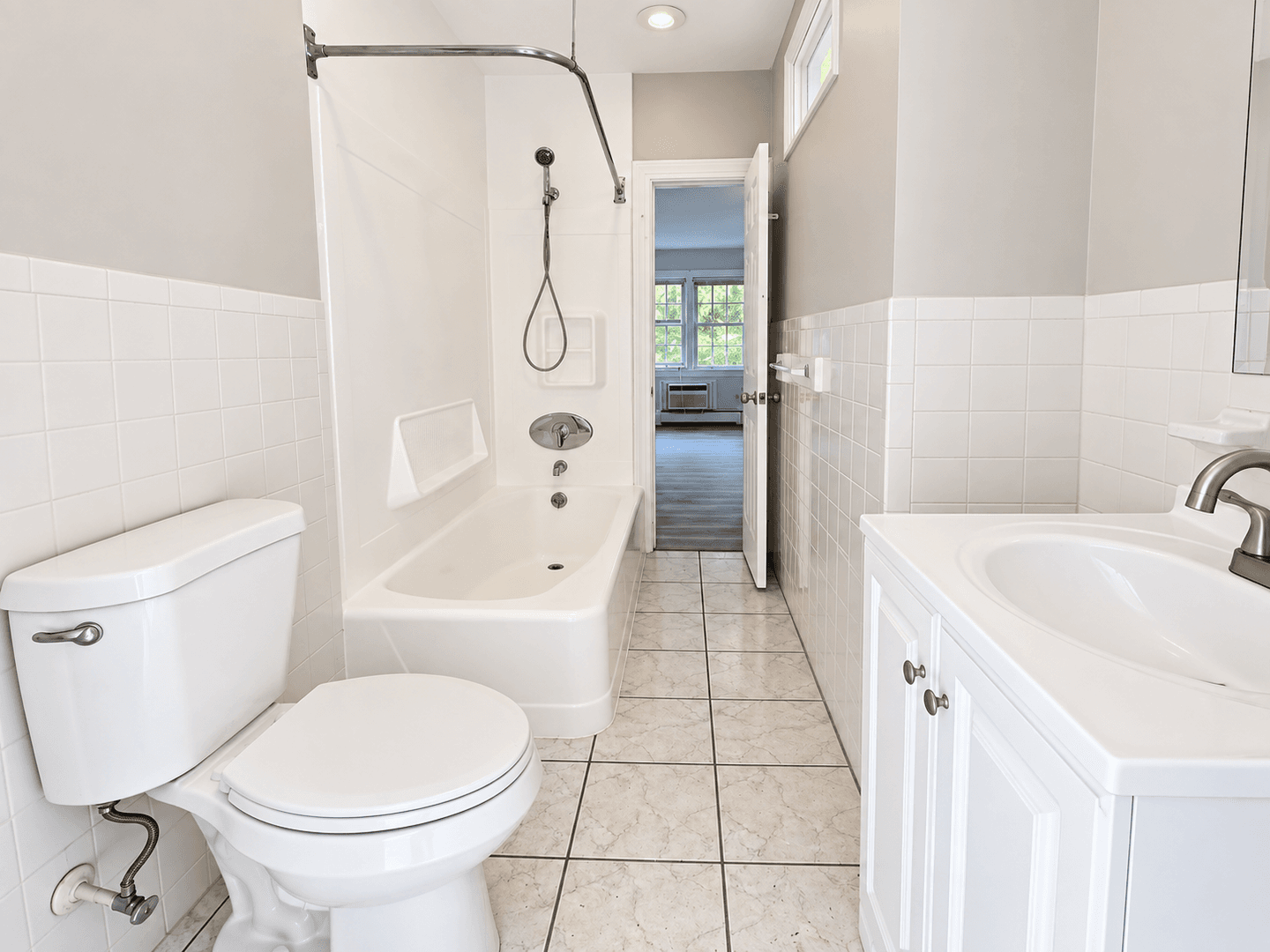 Lowell Apartment: 388 E Merrimac St