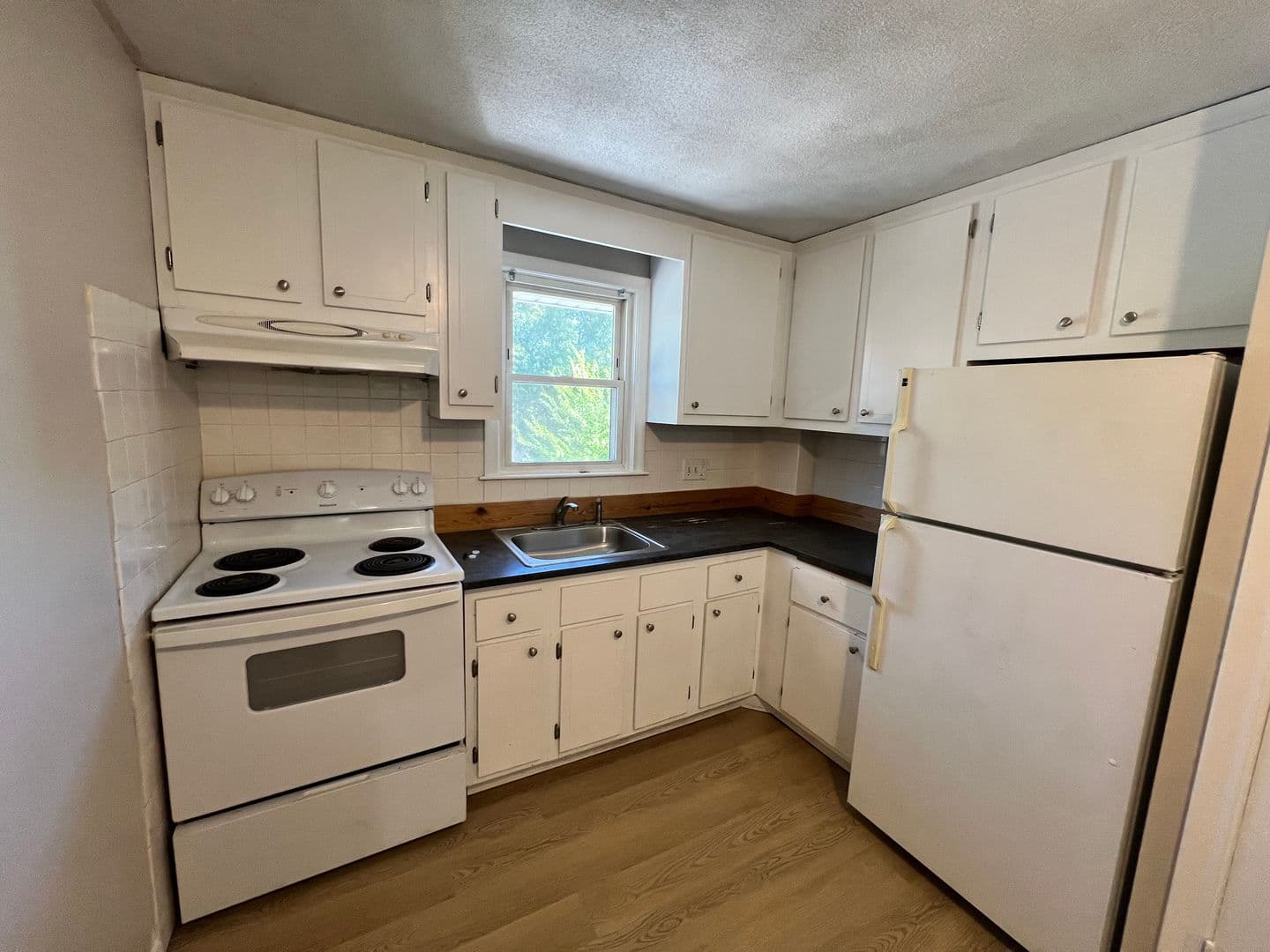 Marlborough Apartment: 83 Pleasant Street