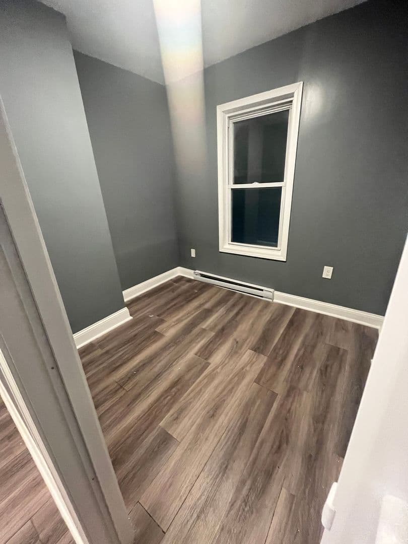 Lowell Apartment: 464 Central Street