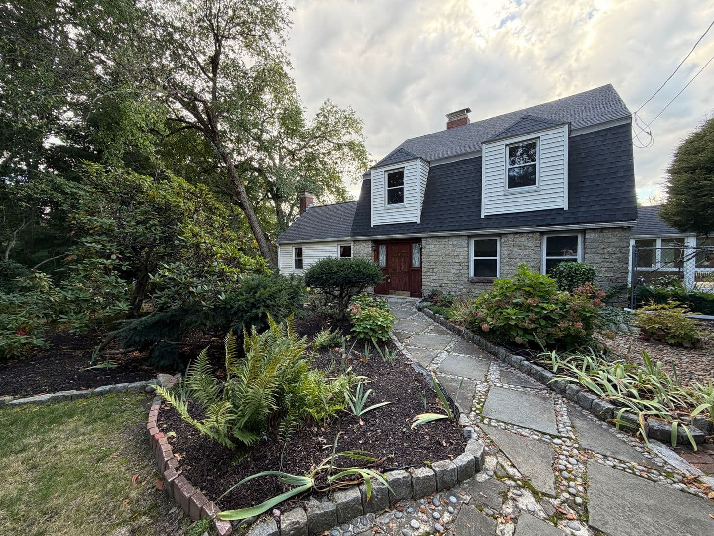 Haverhill House: 1281 Boston Road