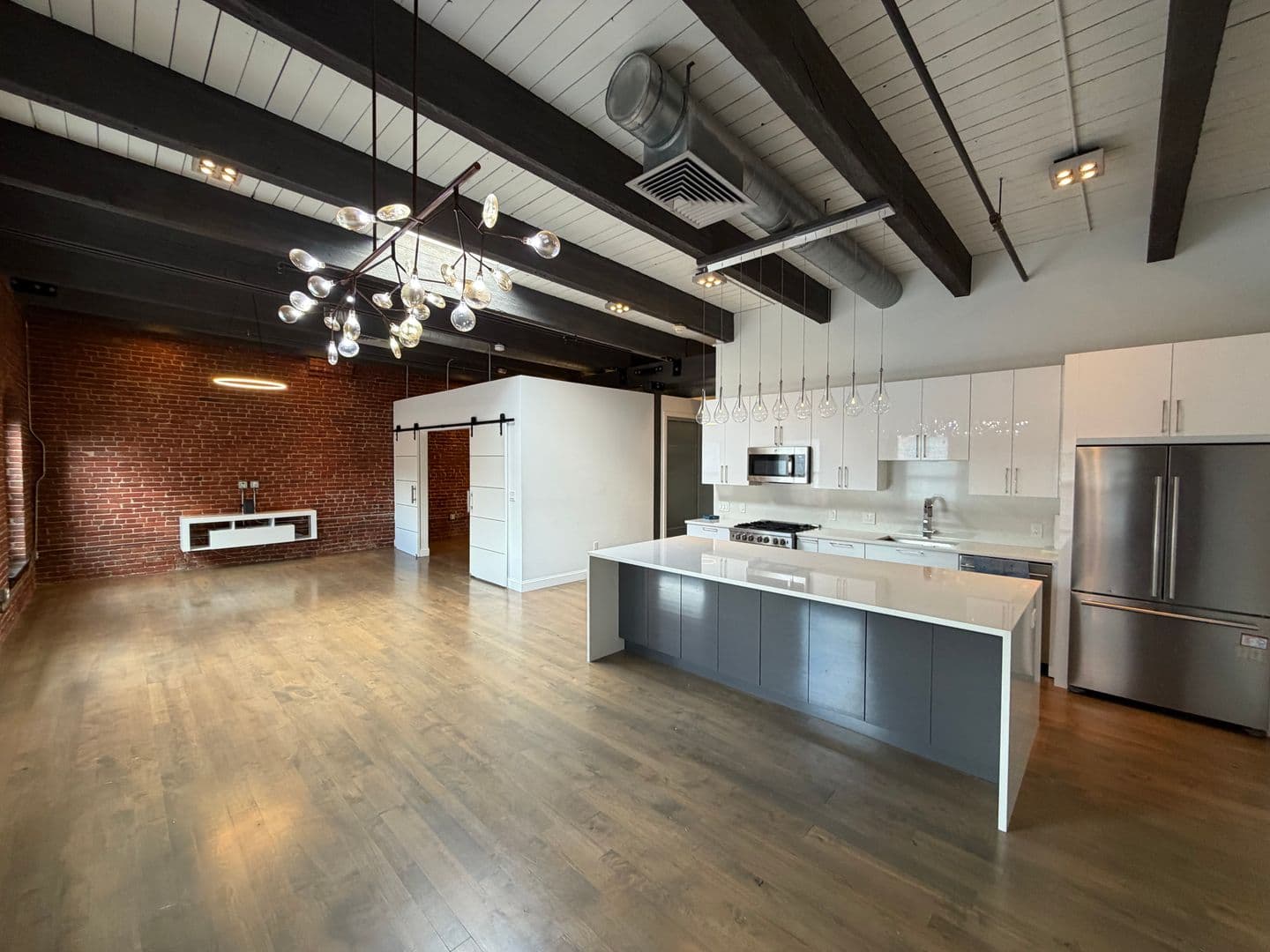 Boston Condo: 21 Wormwood St Unit 621