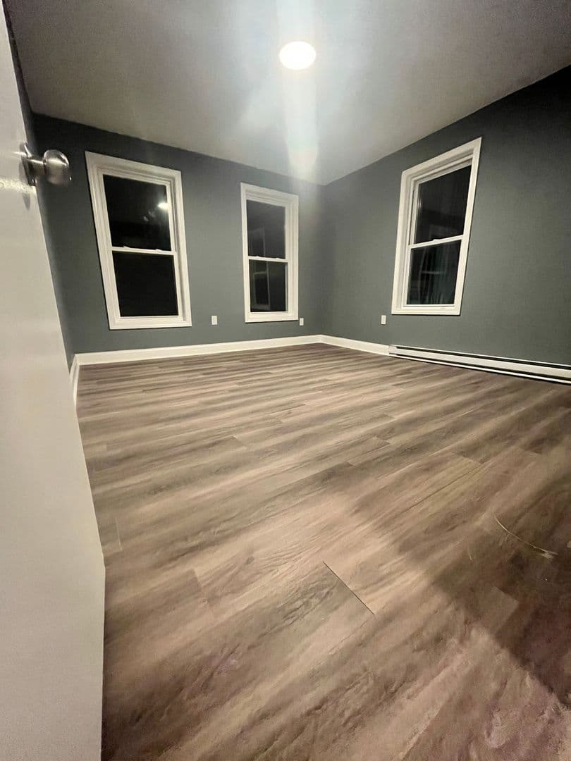 Lowell Apartment: 464 Central Street