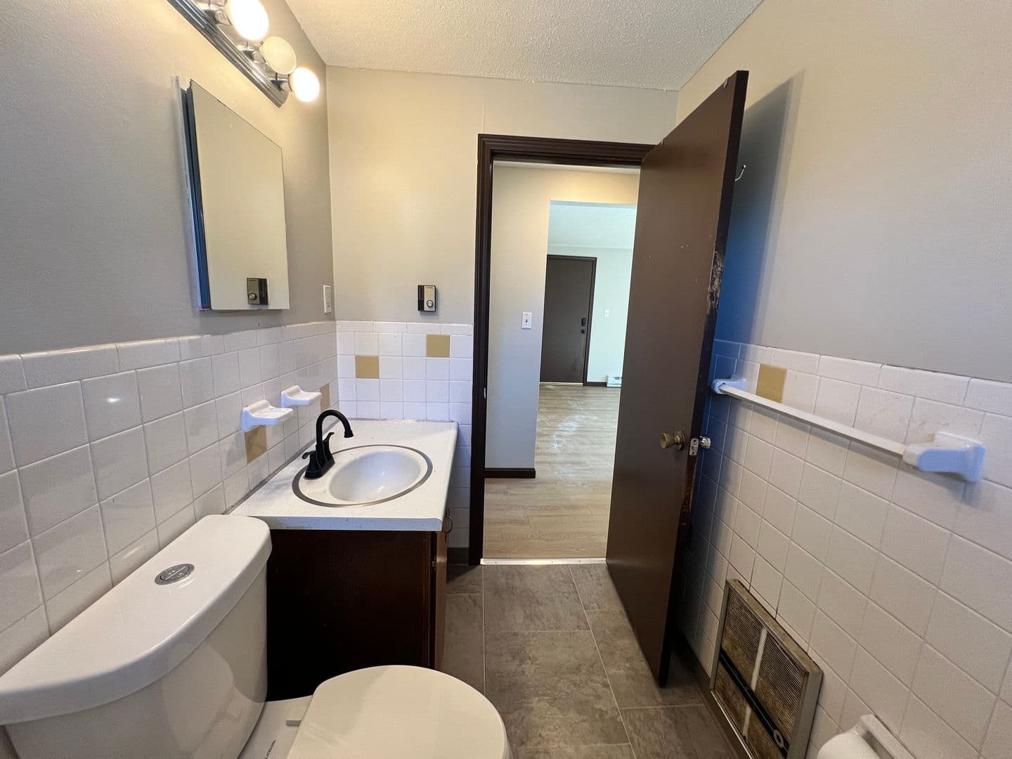 Ayer Apartment: 104.5 Washington Street