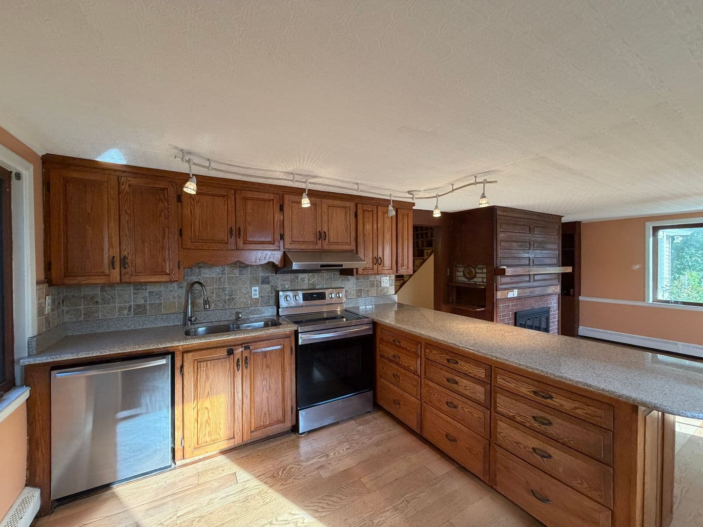 Haverhill House: 1281 Boston Road