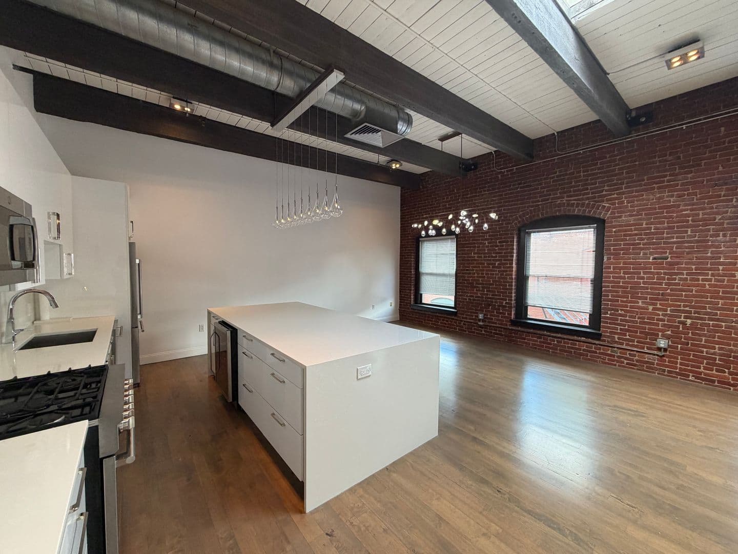 Boston Condo: 21 Wormwood St Unit 621