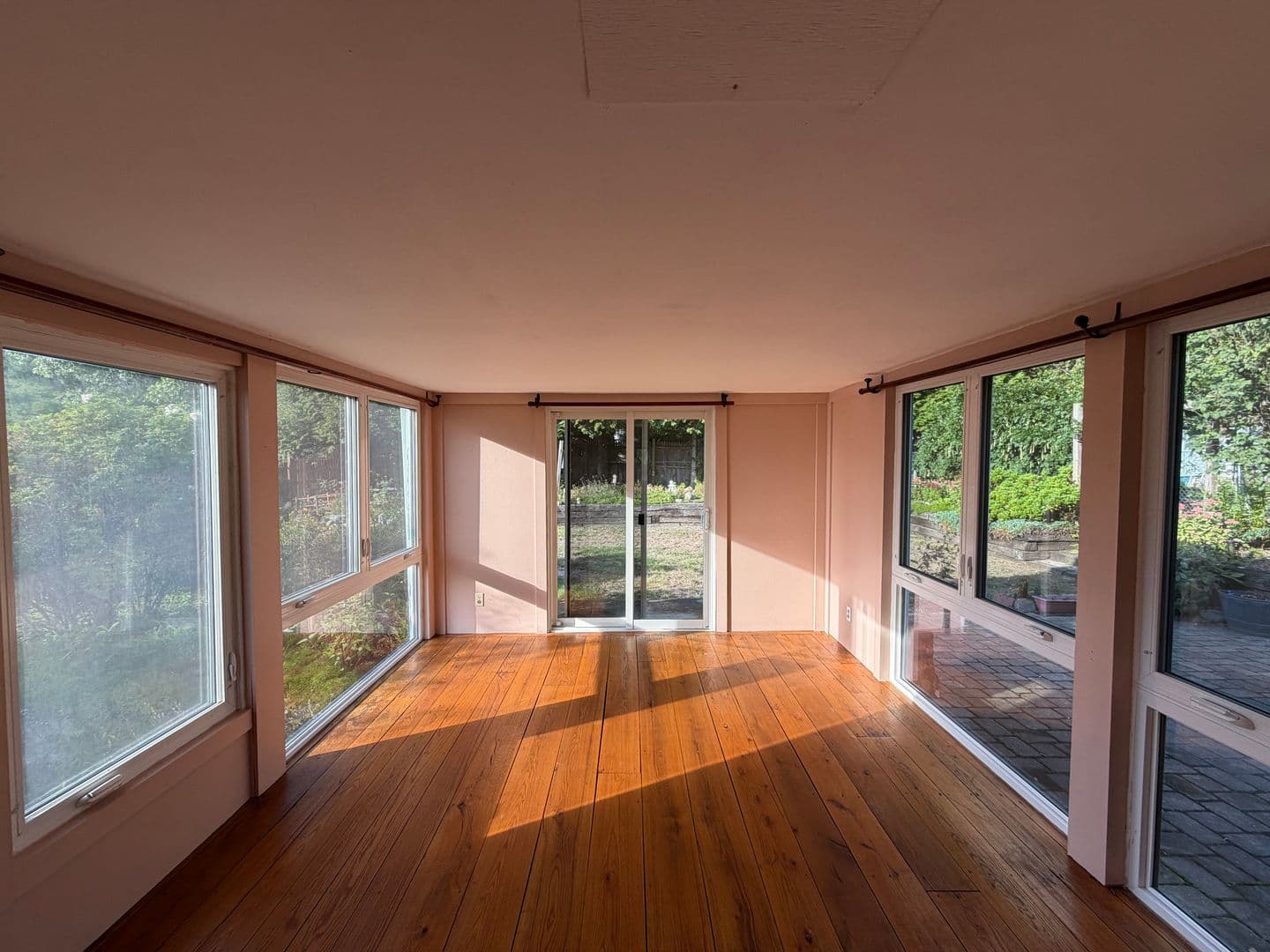 Haverhill House: 1281 Boston Road