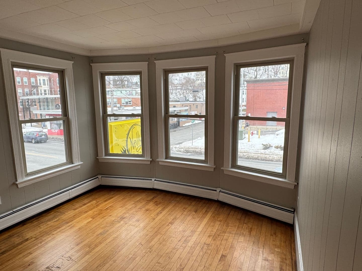Haverhill Apartment: 135 Lafayette square