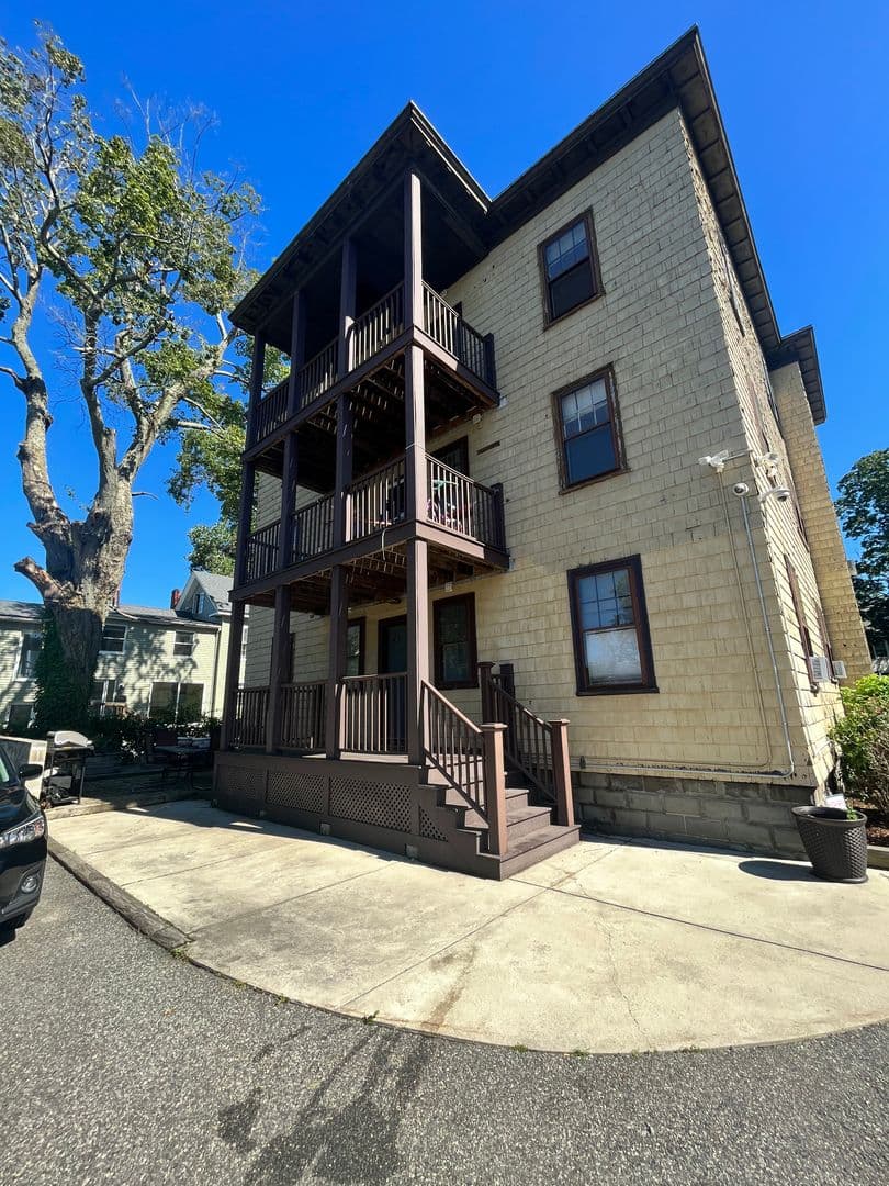 Haverhill Apartment: 106 Kenoza Avenue