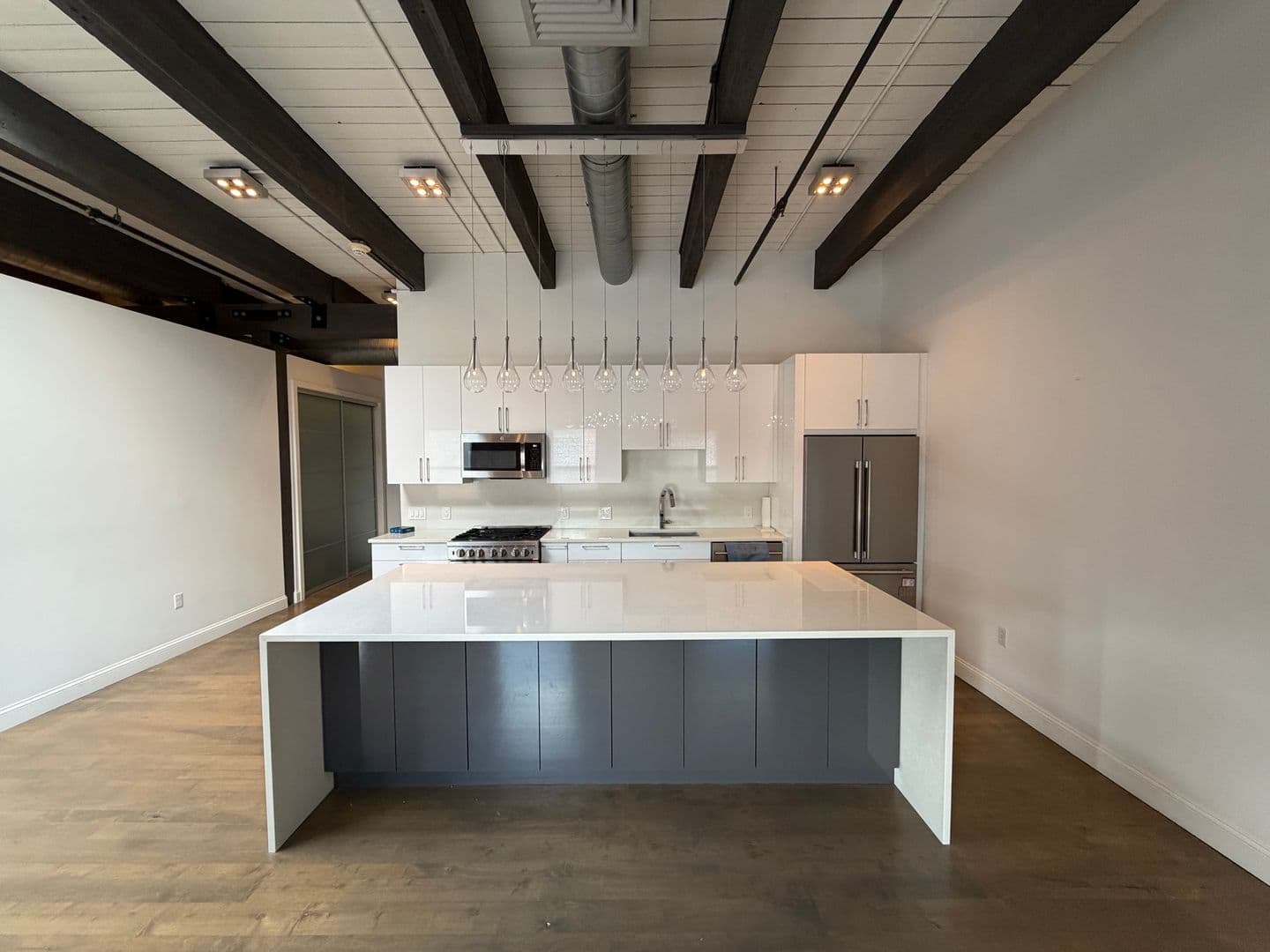 Boston Condo: 21 Wormwood St Unit 621