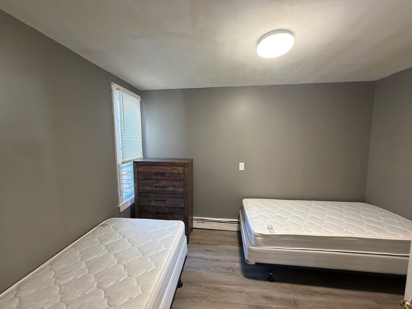 Lawrence Apartment: 9-15 Riverview Place