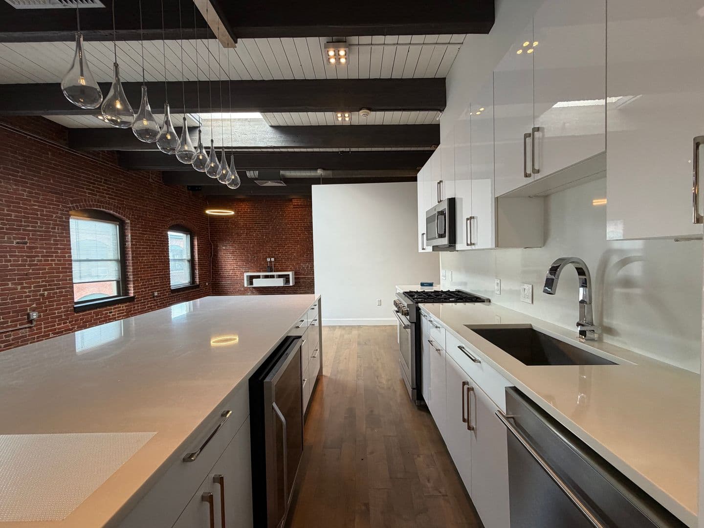 Boston Condo: 21 Wormwood St Unit 621