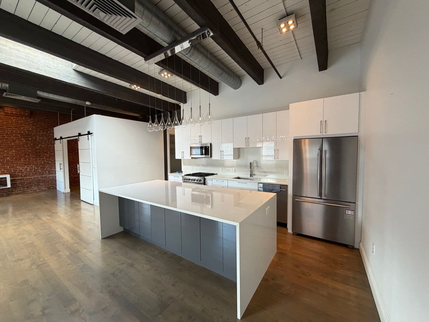 Boston Condo: 21 Wormwood St Unit 621