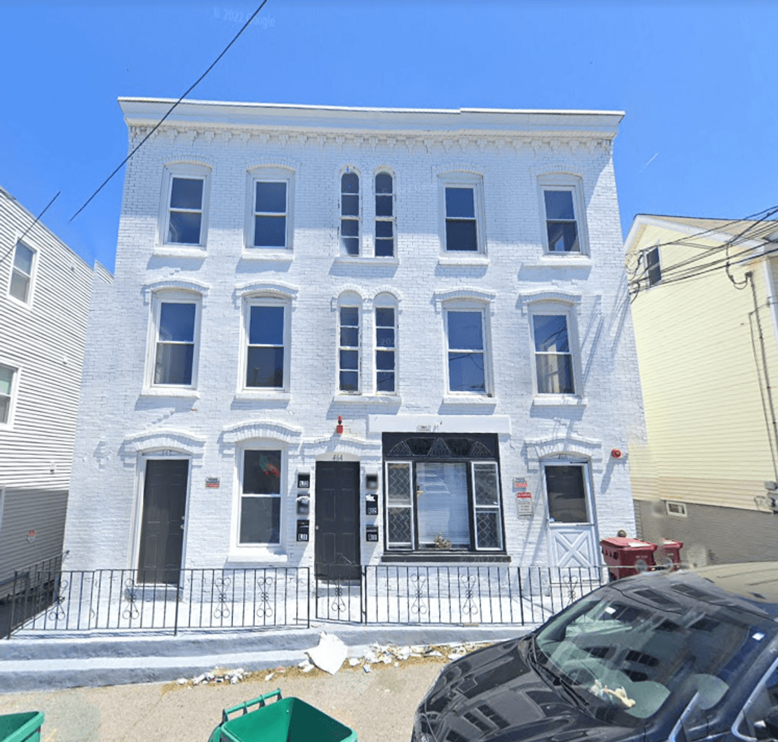 Lowell Apartment: 464 Central Street