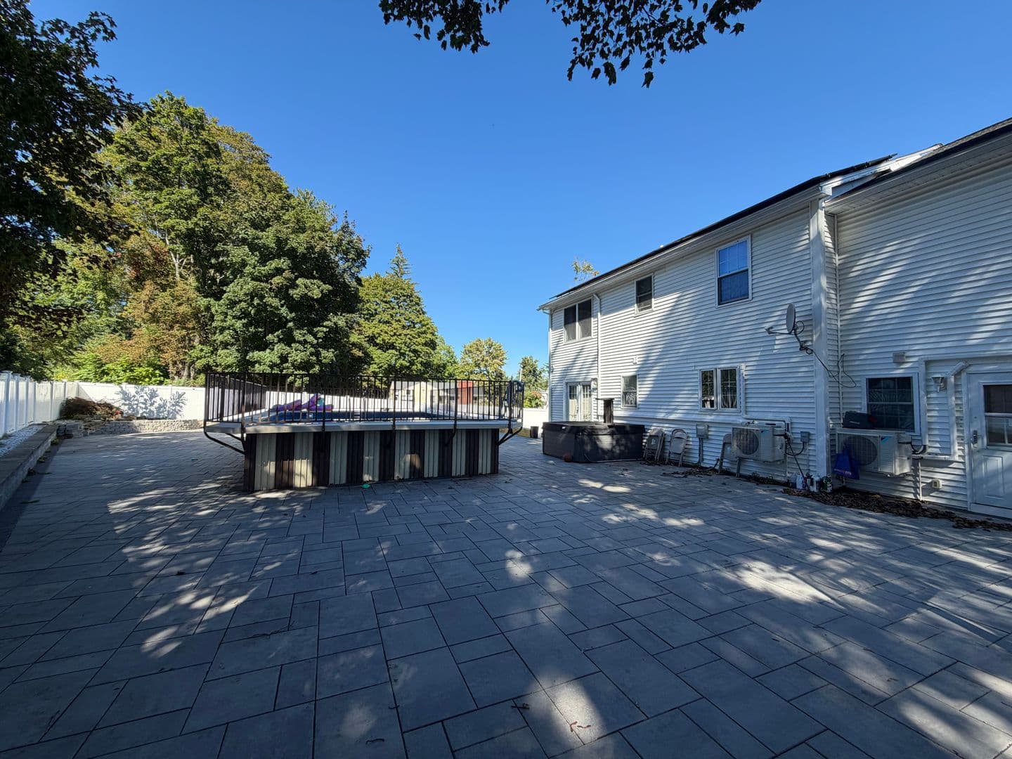 Haverhill House: 160 Broadway