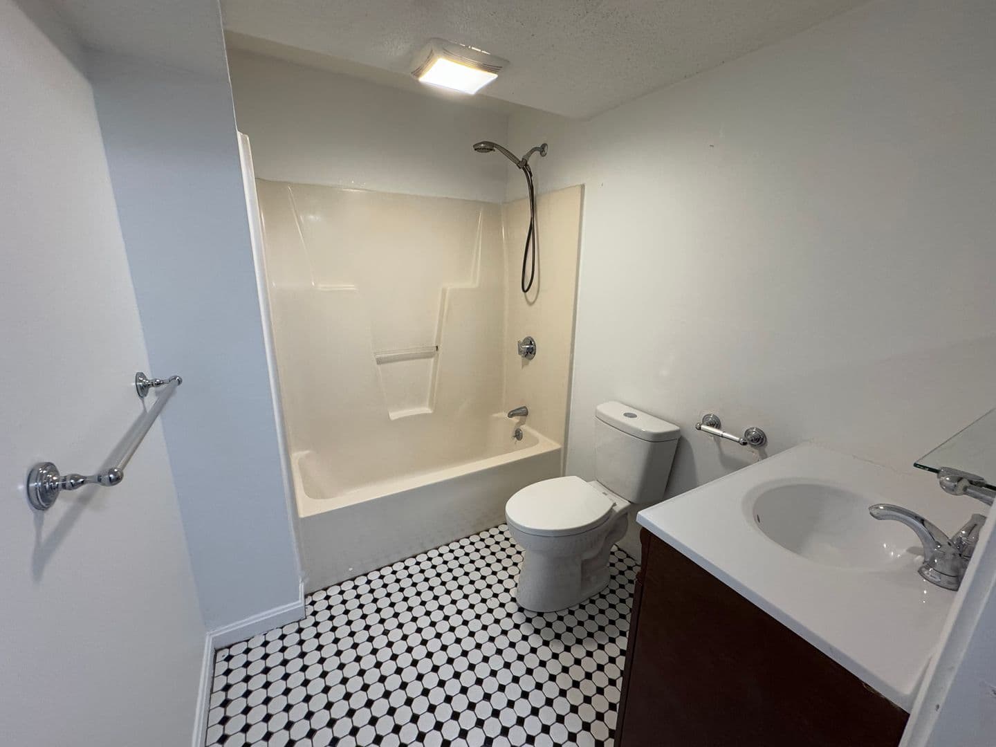 Haverhill Apartment: 62 Wingate Street