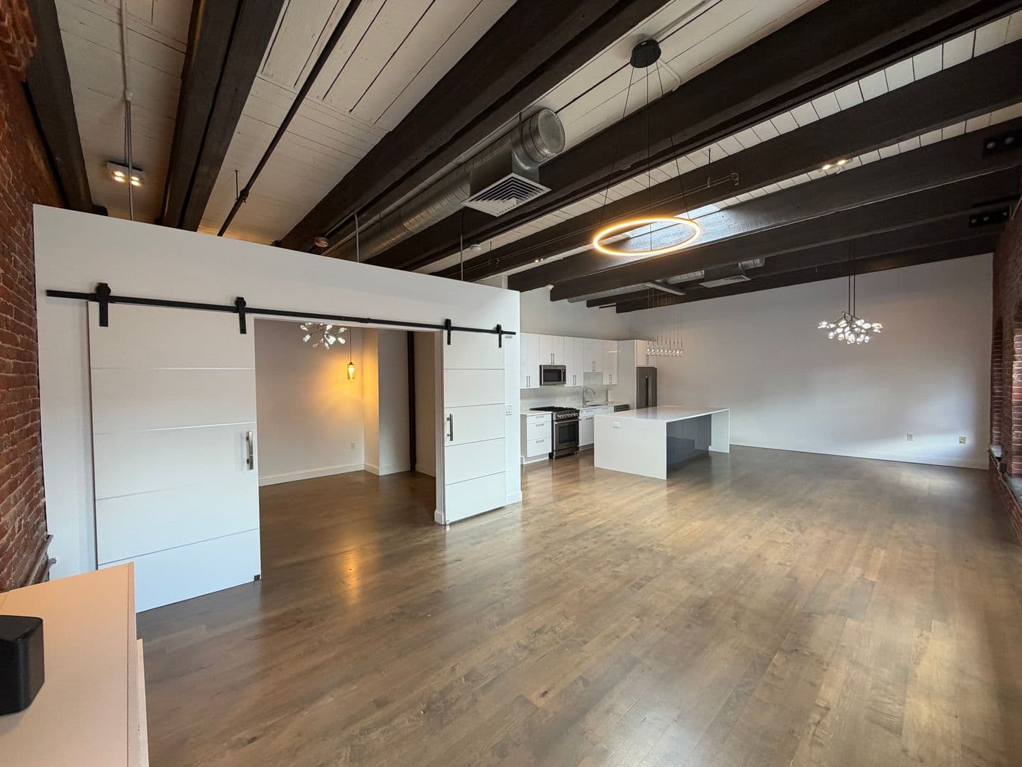 Boston Condo: 21 Wormwood St Unit 621