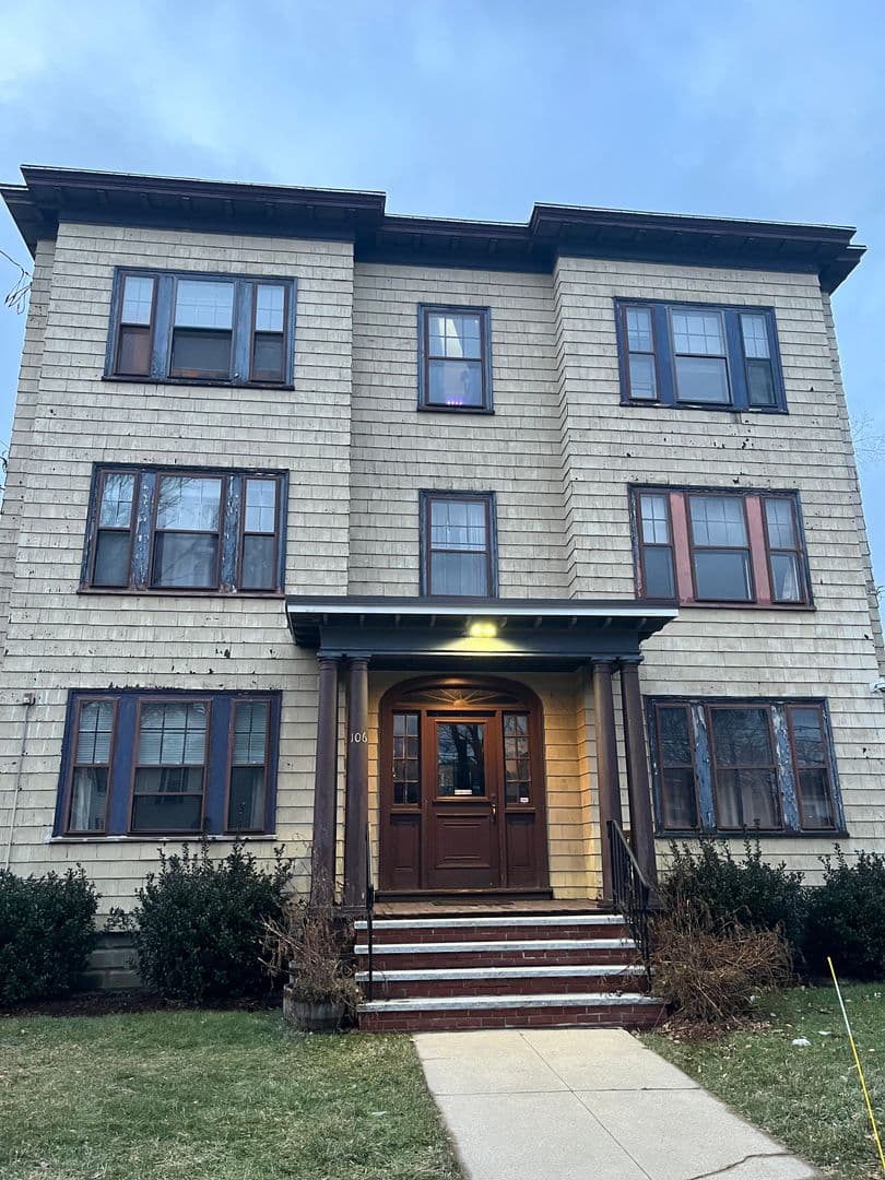 Haverhill Apartment: 106 Kenoza Avenue