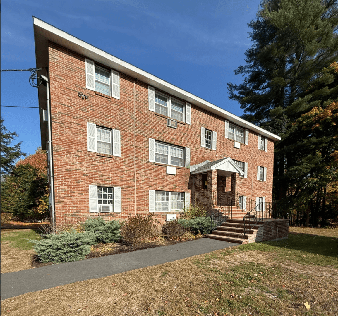Ayer Apartment: 104.5 Washington Street