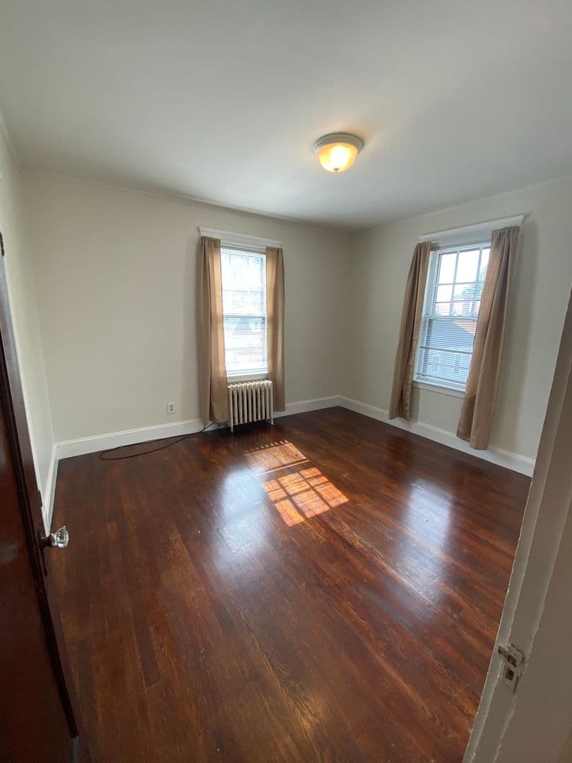 Haverhill Apartment: 106 Kenoza Avenue