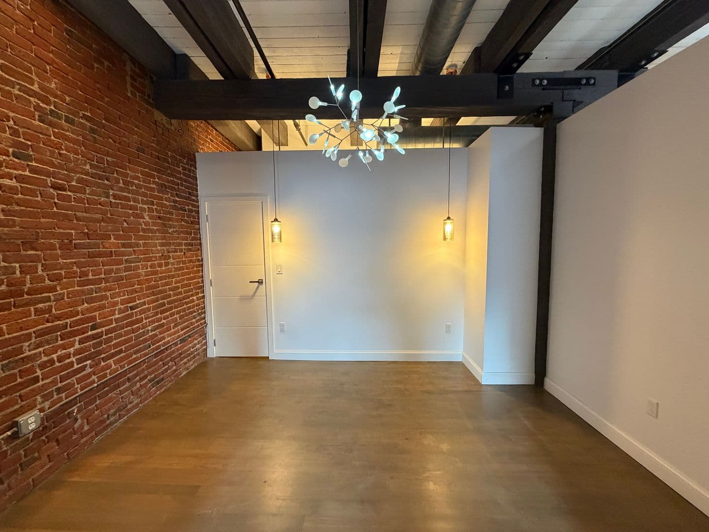 Boston Condo: 21 Wormwood St Unit 621