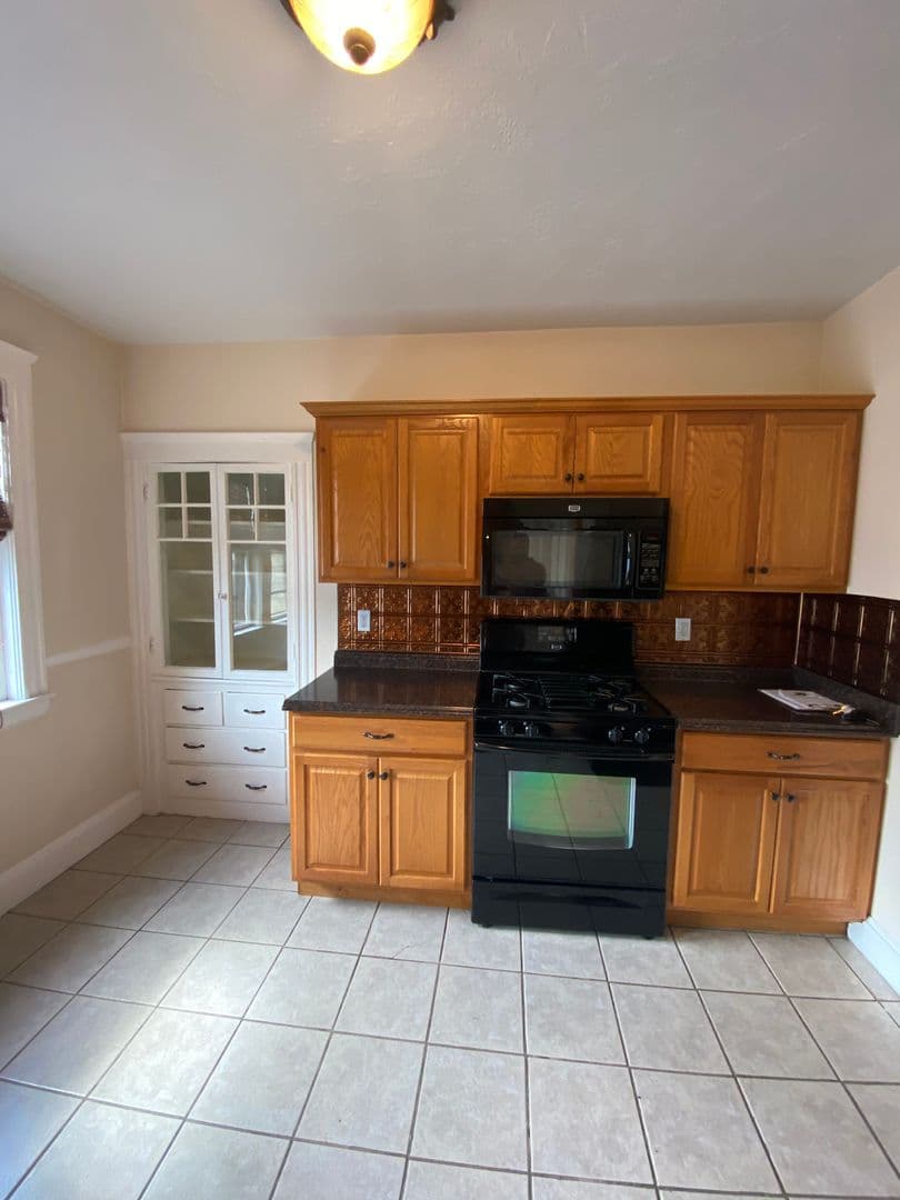 Haverhill Apartment: 106 Kenoza Avenue